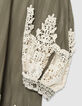 Locker geschnittenes khakifarbenes gestreiftes Kleid mit Spitzenbesatz Damen-9