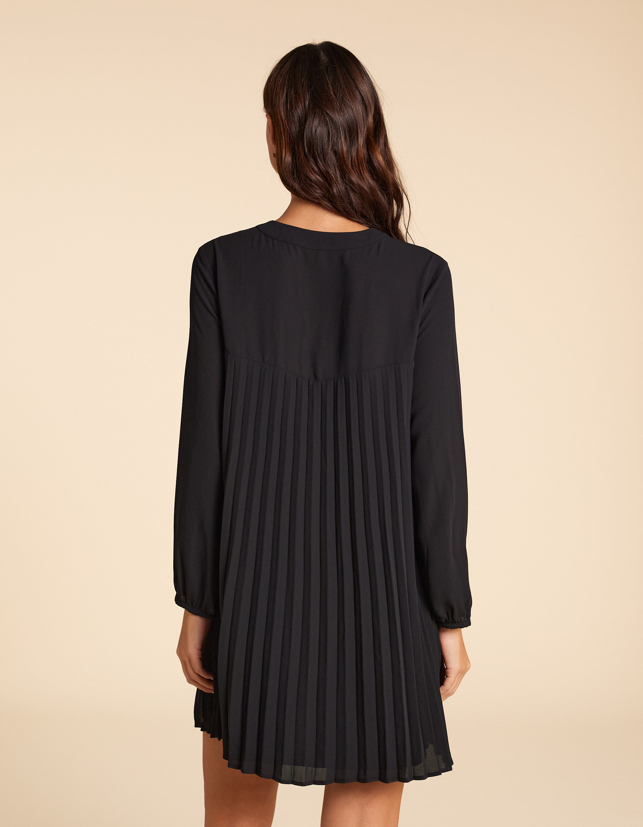 Robe noire plissee boutonnee I.Code